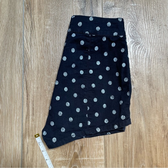 Urban Outfitters Kimchi Blue Back Zip Shorts - Picture 9 of 14